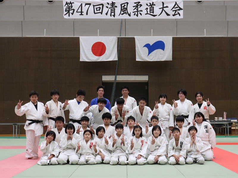 清風柔道大会の集合写真